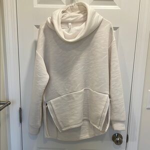 Fabletics Cozy Cream/White Sweater